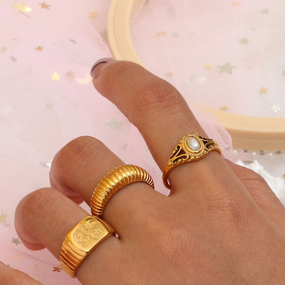 2023 New Thin 18K Gold Plated Hollow Texture Natural Freshwater Pearl Rings For Women Stainless Steel Tarnish Free Gold Ring