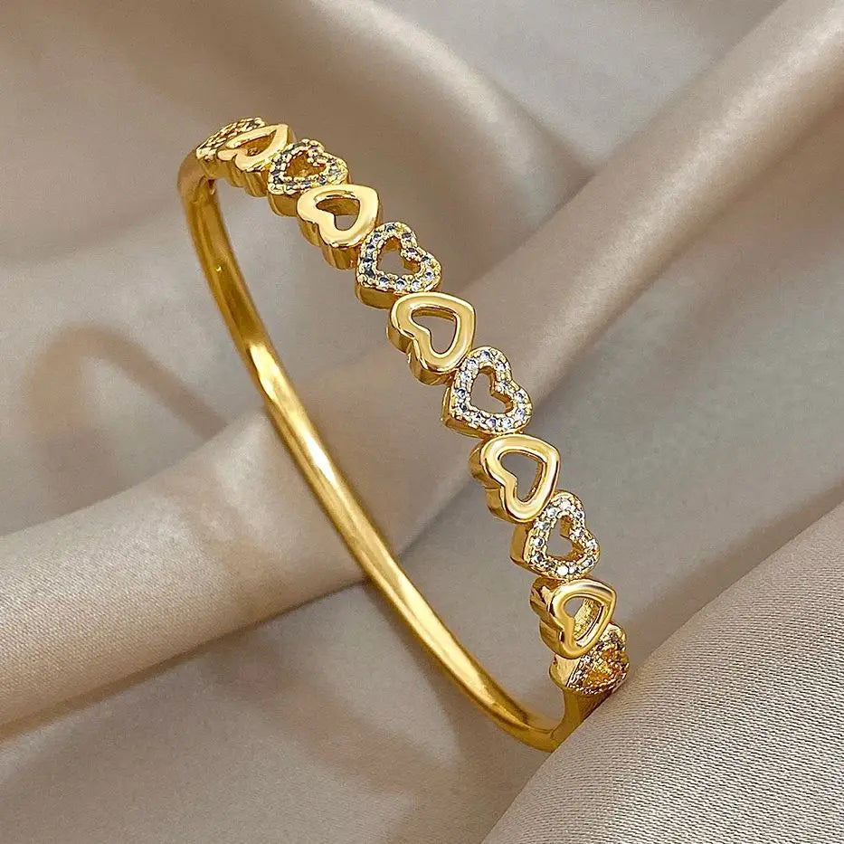 Elegant Zircon Heart Patchwork Cuff Bracelet for Women Fashion Gold Plated Copper Stacking Bangle Bracelets Jewelry Gifts
