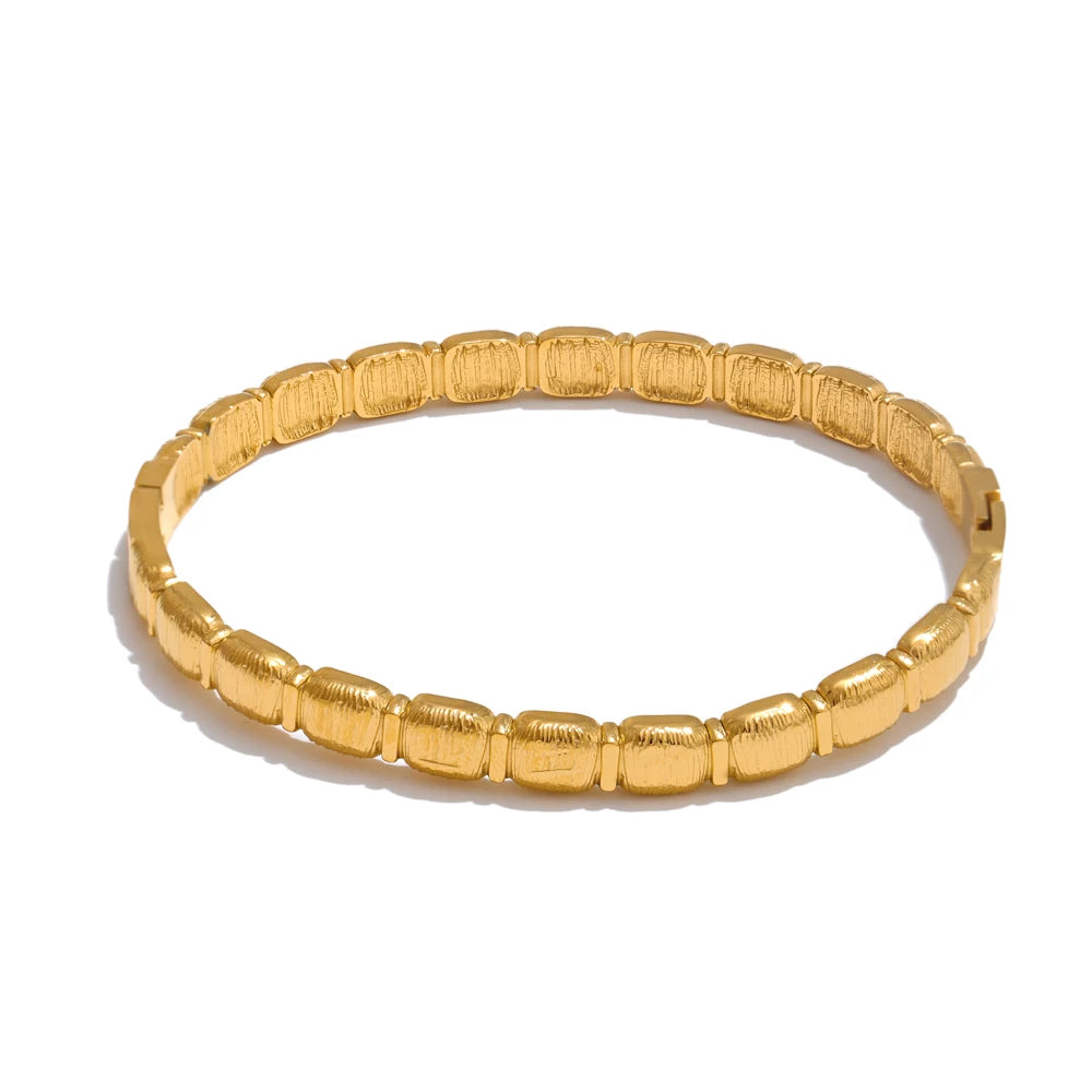 ✨ ABBA’S BEST Golden Texture Charm Bangle