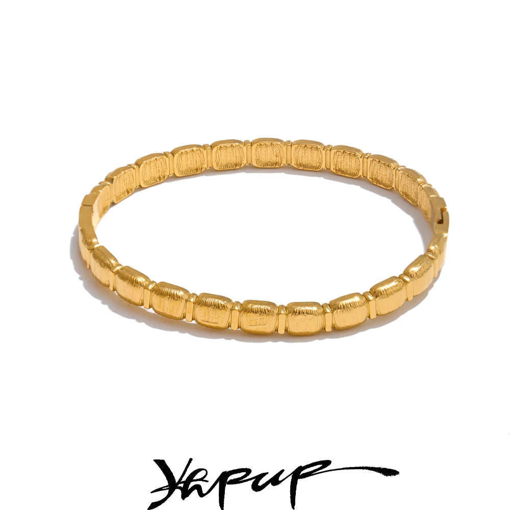 ✨ ABBA’S BEST Golden Texture Charm Bangle