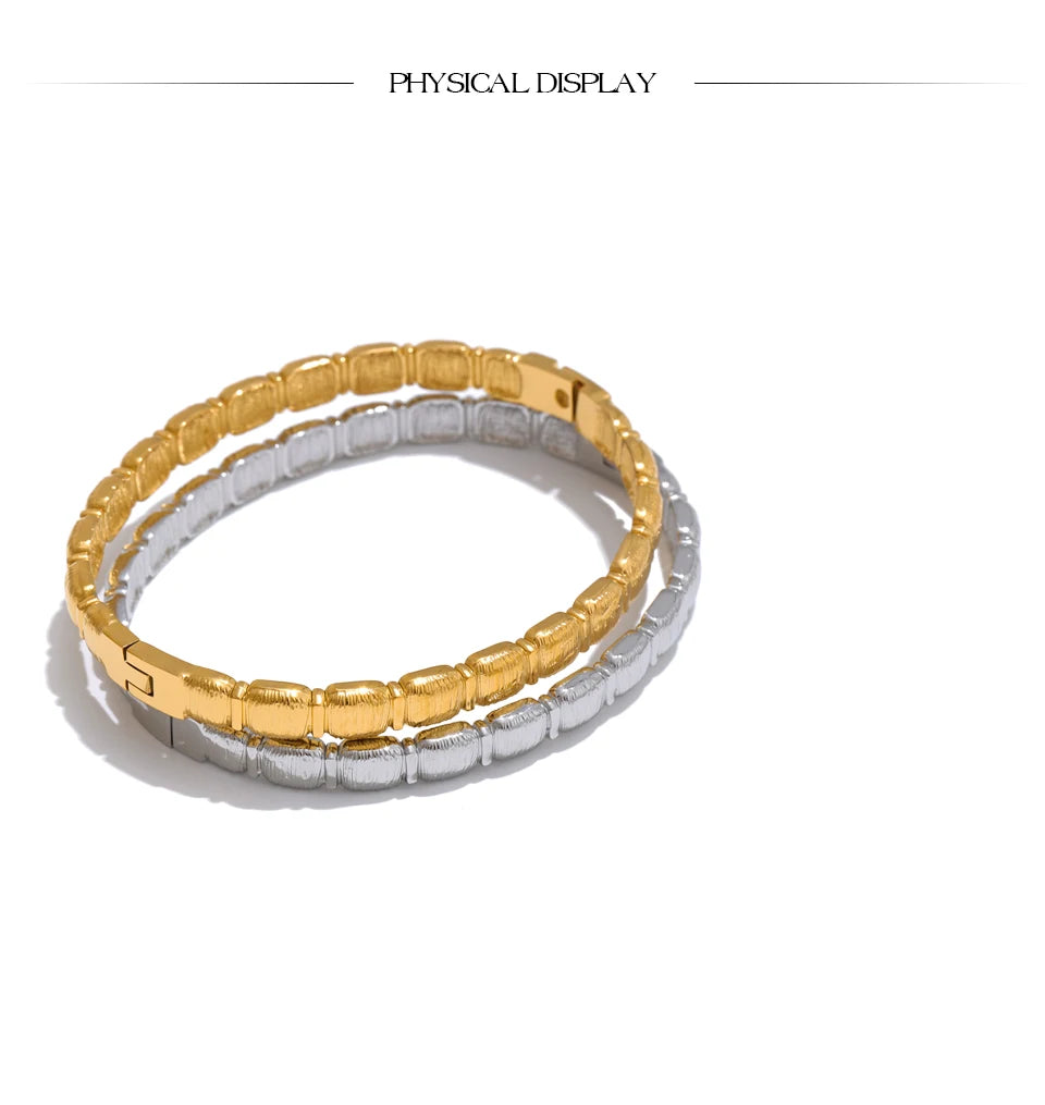 ✨ ABBA’S BEST Golden Texture Charm Bangle