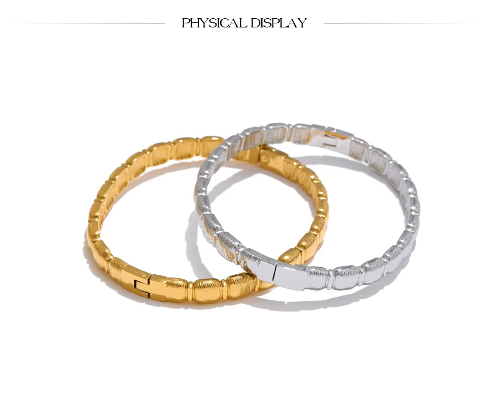 ✨ ABBA’S BEST Golden Texture Charm Bangle