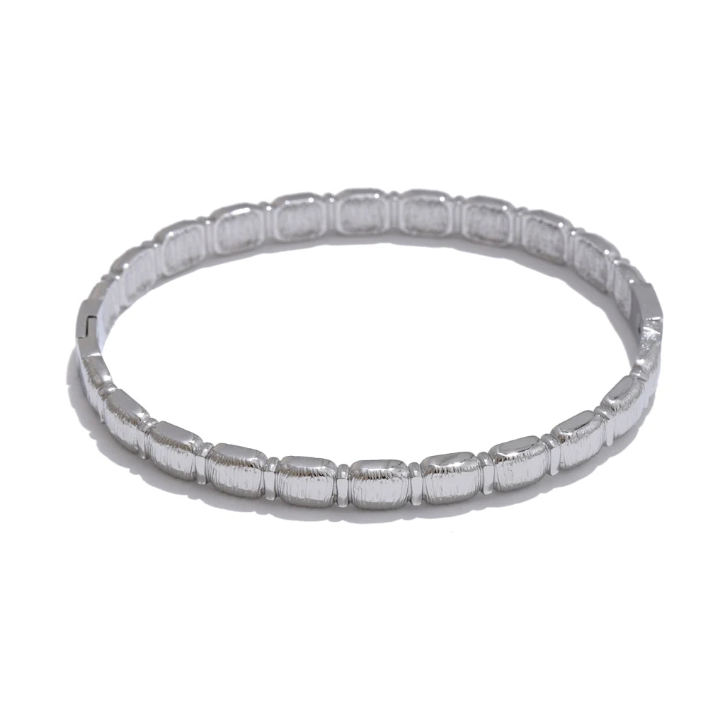 ✨ ABBA’S BEST Golden Texture Charm Bangle