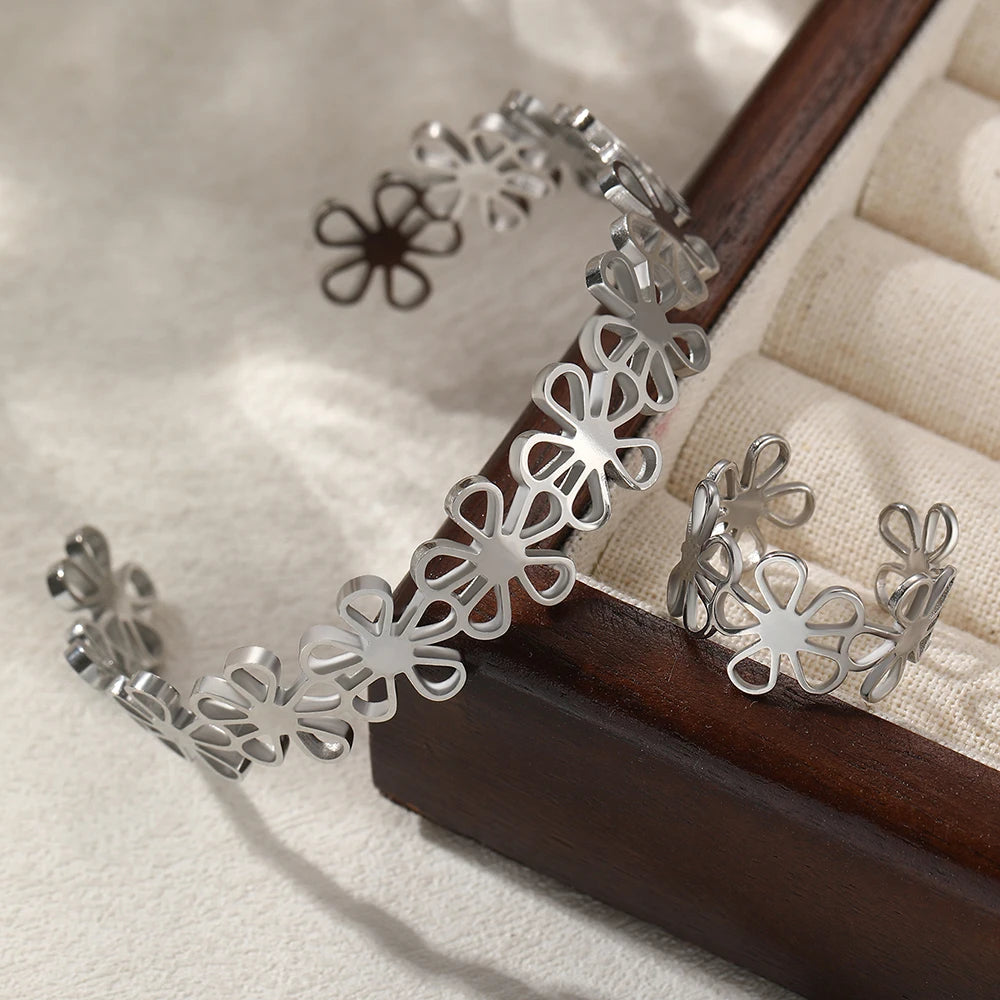 Timeless Hollow Flower Jewelry Set