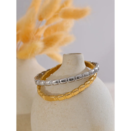 ✨ ABBA’S BEST Golden Texture Charm Bangle